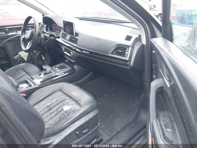 WA1BNAFY1J2215819 Audi Q5 2.0t Premium/2.0t Tech Premium