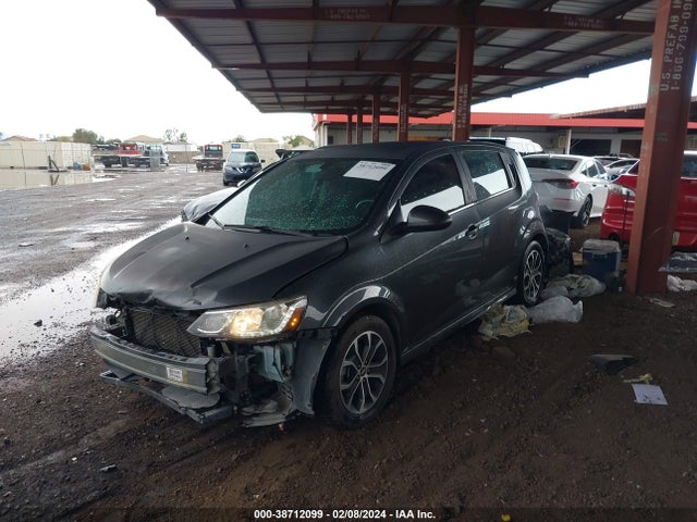 Chevrolet Sonic Lt Auto 2017 1G1JD6SH4H4125711 Image 2