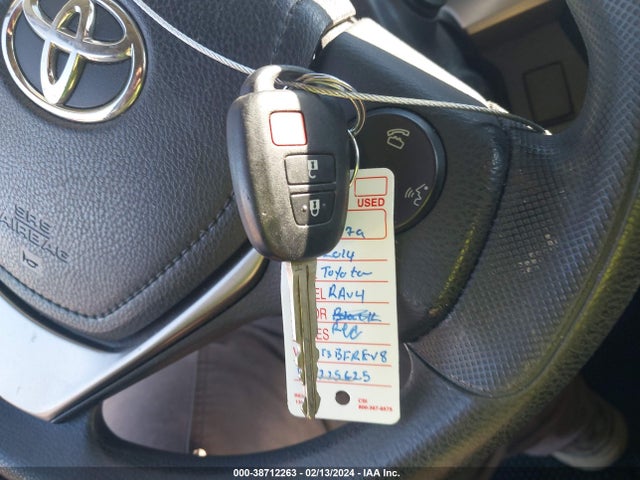 Toyota RAV4 LE 2014 2T3BFREV8EW225625 Image 11