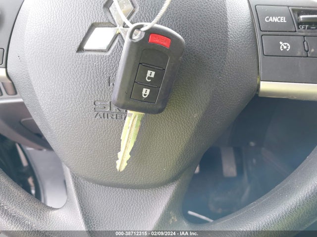 JA4AP3AUXJU022384 Mitsubishi Outlander Sport 2.0 Es/2.0 Le
