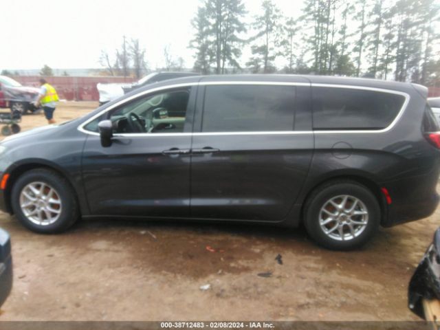 2C4RC1CG3NR223112 Chrysler Voyager Lx