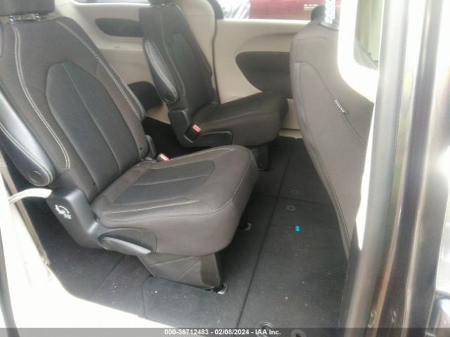 2C4RC1CG3NR223112 Chrysler Voyager Lx
