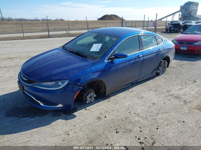 Chrysler 200 Limited 2015 1C3CCCAB2FN536860 Image 2