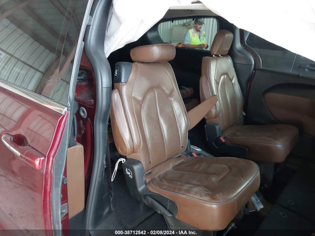 Chrysler Pacifica Limited 2017 2C4RC1GG0HR722724 Image 8