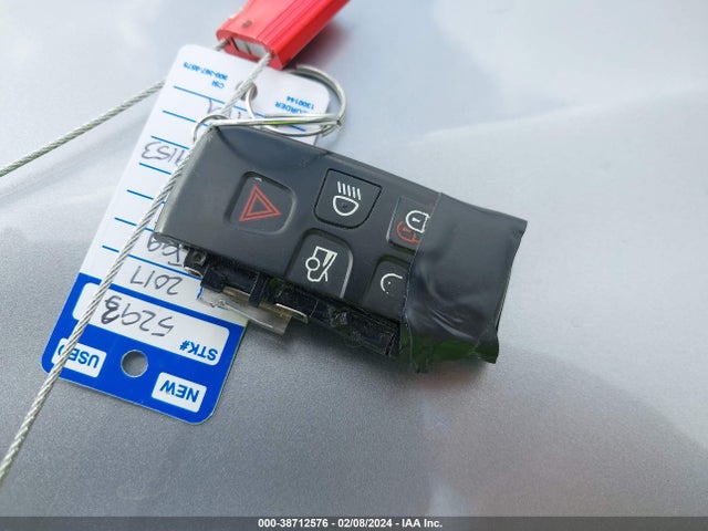 2017 JAGUAR XE SAJAD4BG0HA969153 Photo 10