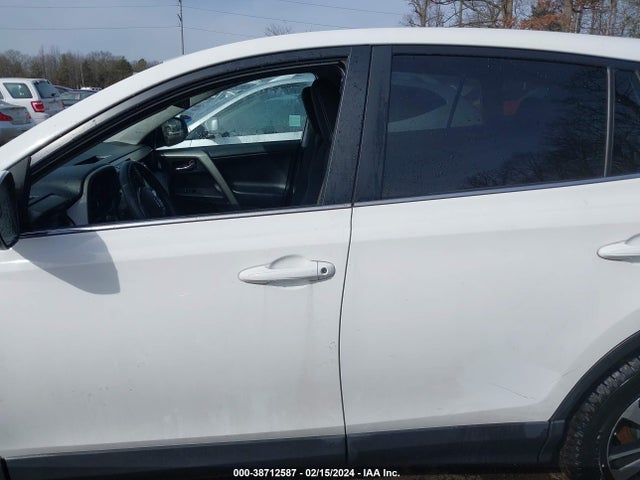 Toyota Rav4 Xle 2018 2T3RFREV5JW803561 Image 14