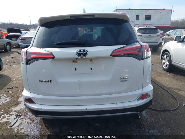 Toyota Rav4 Xle 2018 2T3RFREV5JW803561 Image 16