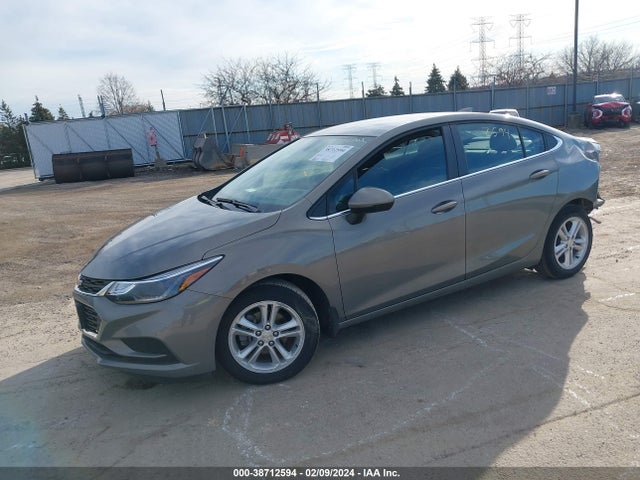 Chevrolet Cruze Lt Auto 2018 1G1BE5SM7J7241062 Image 2