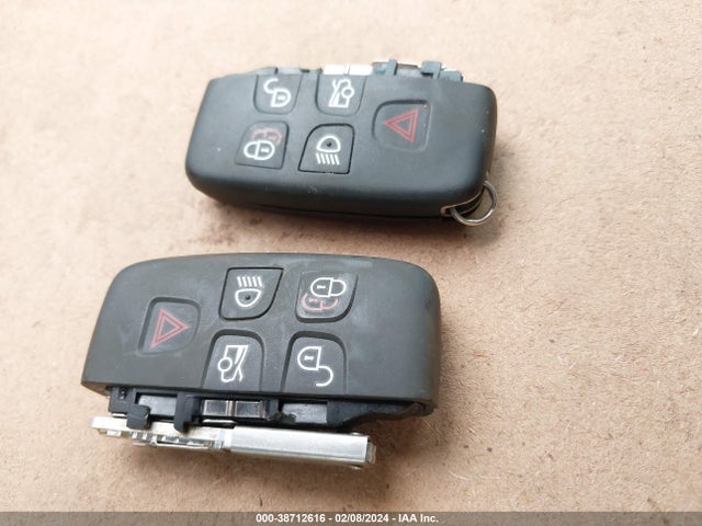 2017 JAGUAR XE SAJAJ4BN2HA968979 Photo 10