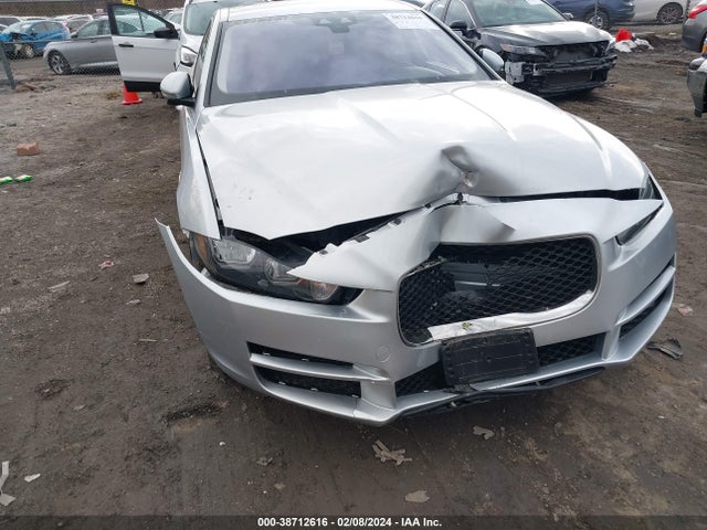 2017 JAGUAR XE SAJAJ4BN2HA968979 Photo 5