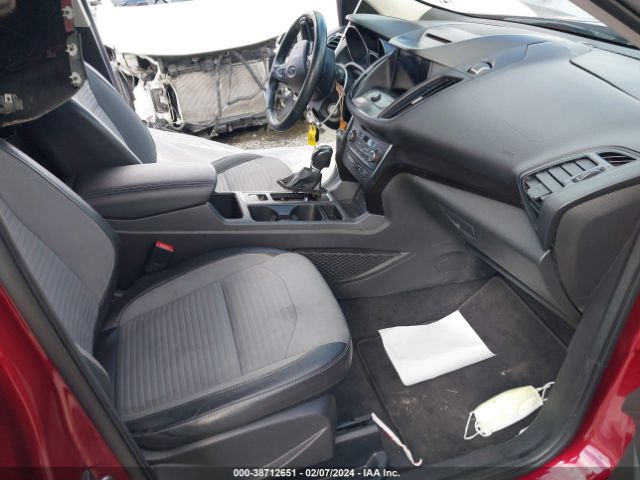 1FMCU0GD7JUB25786 Ford ESCAPE SE