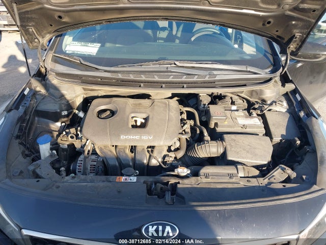 KIA FORTE LX 2017 3KPFL4A72HE101631 Image 10