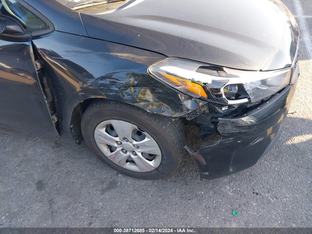 KIA FORTE LX 2017 3KPFL4A72HE101631 Image 12