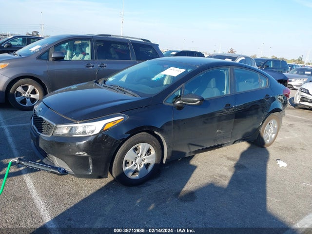 KIA FORTE LX 2017 3KPFL4A72HE101631 Image 2