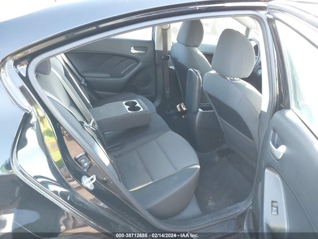 KIA FORTE LX 2017 3KPFL4A72HE101631 Image 8