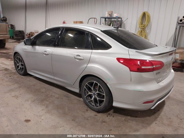 Ford FOCUS SE 2015 1FADP3F26FL293830 Image 3