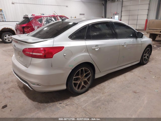 Ford FOCUS SE 2015 1FADP3F26FL293830 Image 4