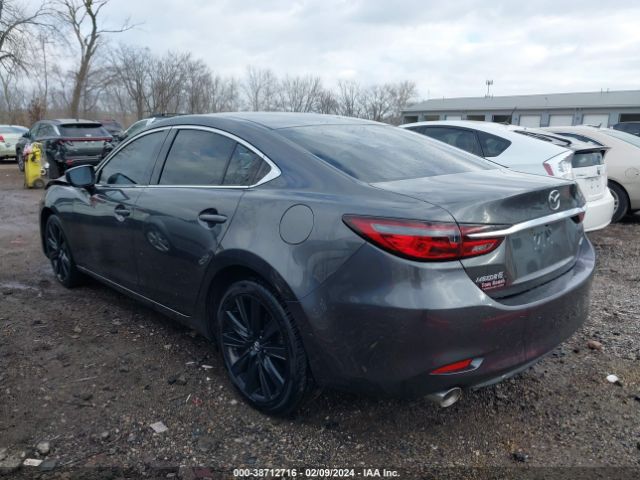 2018 MAZDA MAZDA6 JM1GL1VM9J1302325 Photo 2