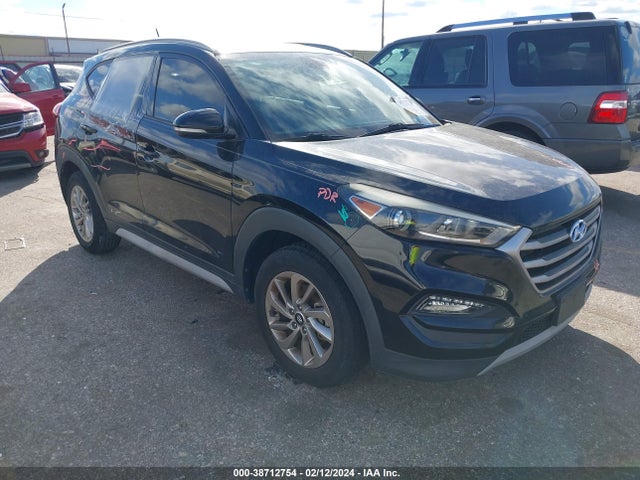 2017 KM8J33A22HU470236 main image