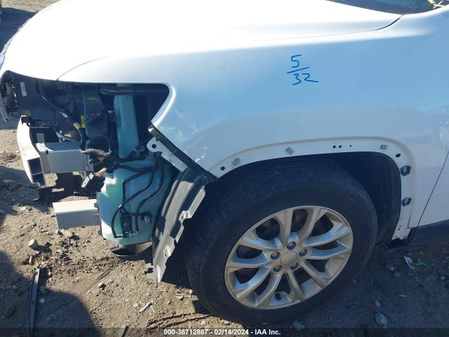 1C4PJLCB9KD128761 Jeep Cherokee Latitude Fwd