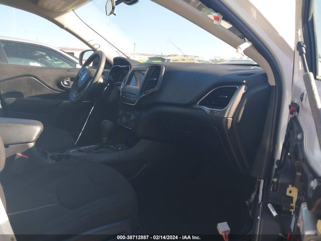 1C4PJLCB9KD128761 Jeep Cherokee Latitude Fwd