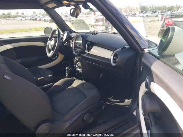 2015 MINI CONVERTIBLE WMWZN3C55FT861759 Photo 4