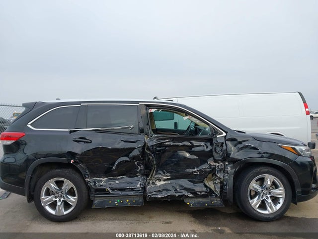 Toyota Highlander Limited 2018 5TDYZRFH8JS251292 Image 13
