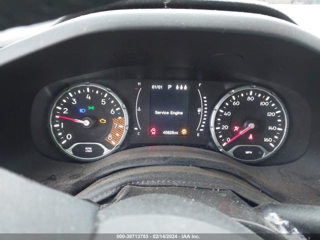 38713783 :رقم المزاد ، ZACNJBBB6KPK47403 vin ، 2019 Jeep Renegade Latitude 4x4 مزاد بيع