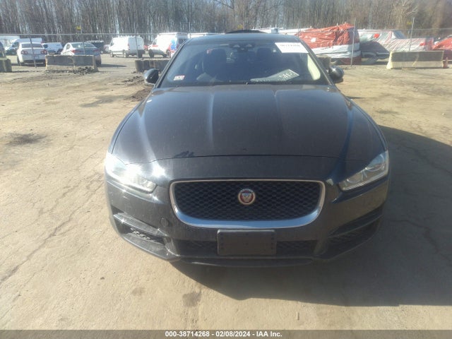 SAJAJ4BV6HA949268 Jaguar Xe 35t Premium