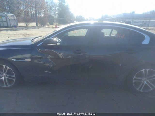 SAJAJ4BV6HA949268 Jaguar Xe 35t Premium