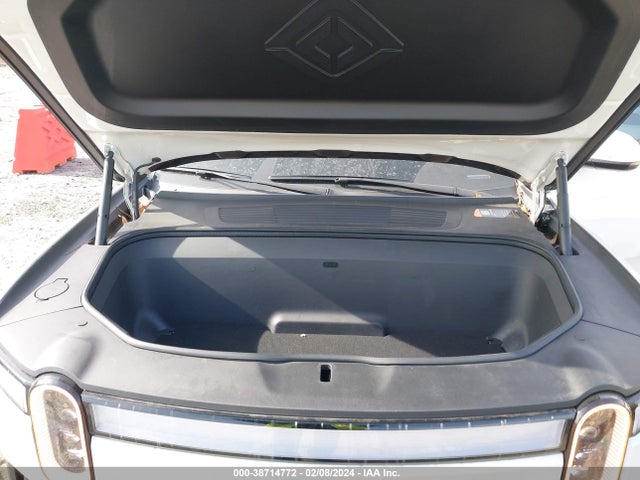 Rivian R1t Adventure 2022 7FCTGAAA5NN013241 Image 10