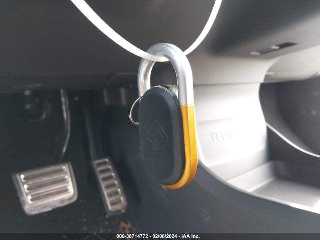 Rivian R1t Adventure 2022 7FCTGAAA5NN013241 Image 11