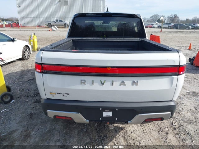 Rivian R1t Adventure 2022 7FCTGAAA5NN013241 Image 17