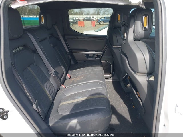 Rivian R1t Adventure 2022 7FCTGAAA5NN013241 Image 8