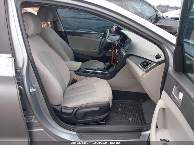 2017 HYUNDAI SONATA SE VIN: 5NPE24AF5HH449005