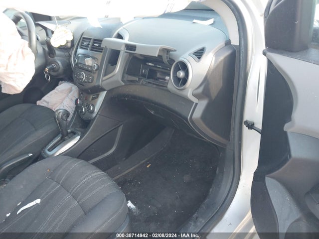 Chevrolet Sonic Lt Auto 2015 1G1JC5SG9F4212330 Image 5