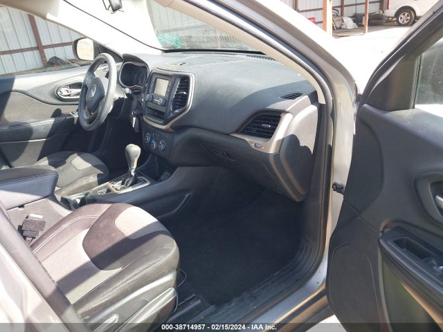 1C4PJLAB0FW560510 Jeep Cherokee Sport