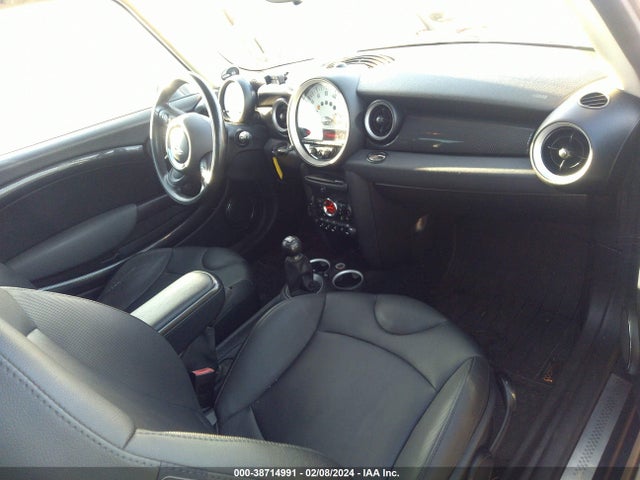 2011 MINI COOPER S WMWSV3C5XBTY21513 Photo 4