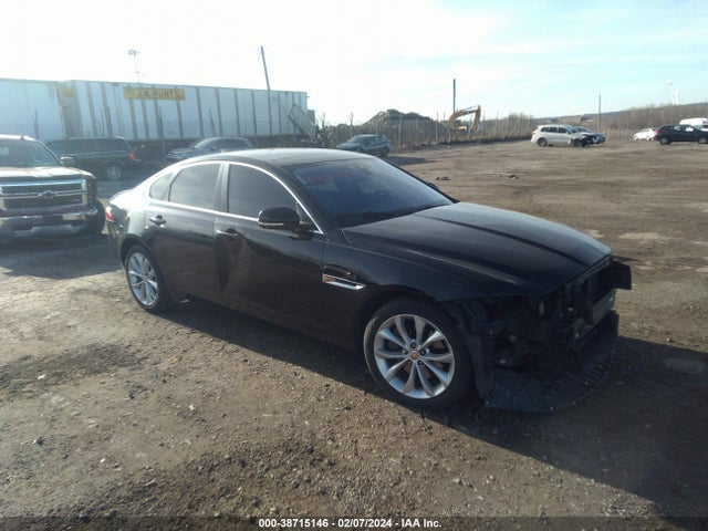 2017 JAGUAR XF SAJBJ4BN8HCY33577 Photo 0