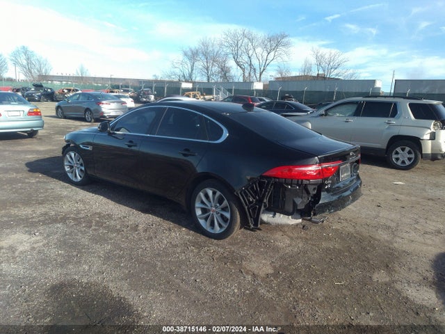 2017 JAGUAR XF SAJBJ4BN8HCY33577 Photo 2