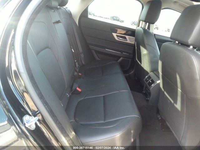2017 JAGUAR XF SAJBJ4BN8HCY33577 Photo 7