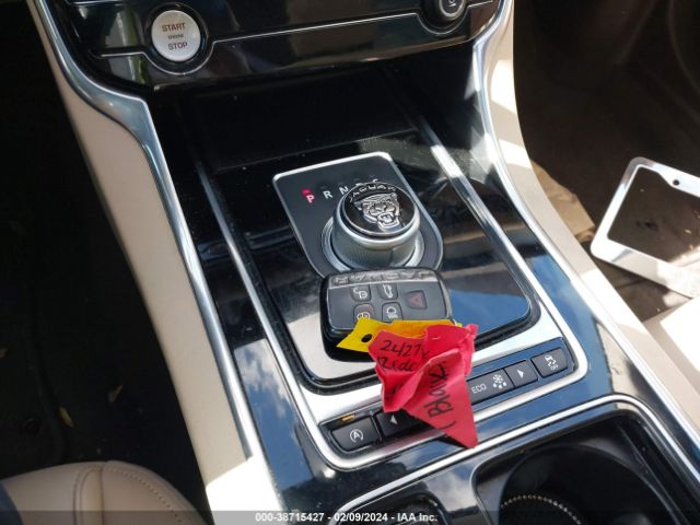 SAJBD4BV2GCY24475 Jaguar Xf 35t Premium