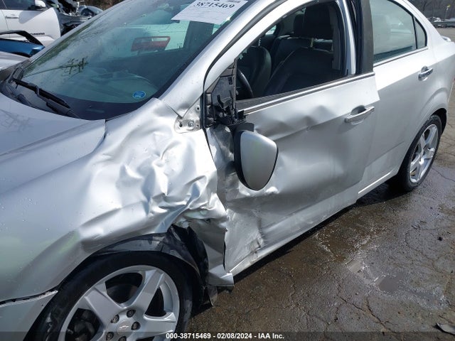 Chevrolet Sonic Ltz Auto 2015 1G1JE5SB9F4112341 Image 6