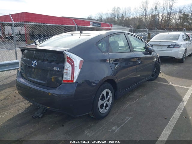 Toyota Prius Two 2014 JTDKN3DU8E0385145 Image 4