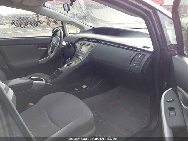 Toyota Prius Two 2014 JTDKN3DU8E0385145 Image 5