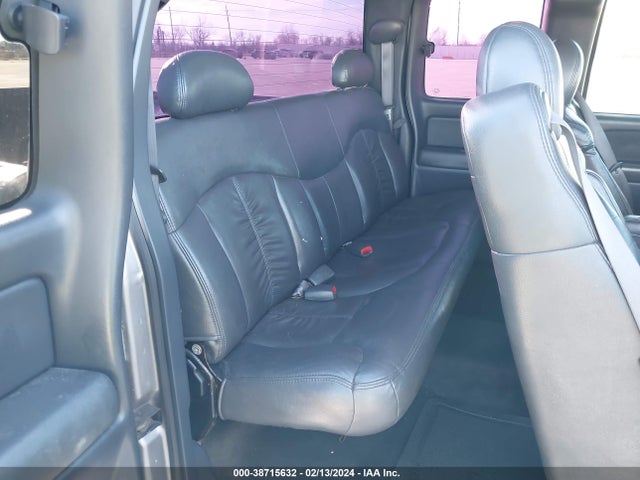 2000 CHEVROLET SILVERADO 1500 LT VIN: 2GCEC19T1Y1394575
