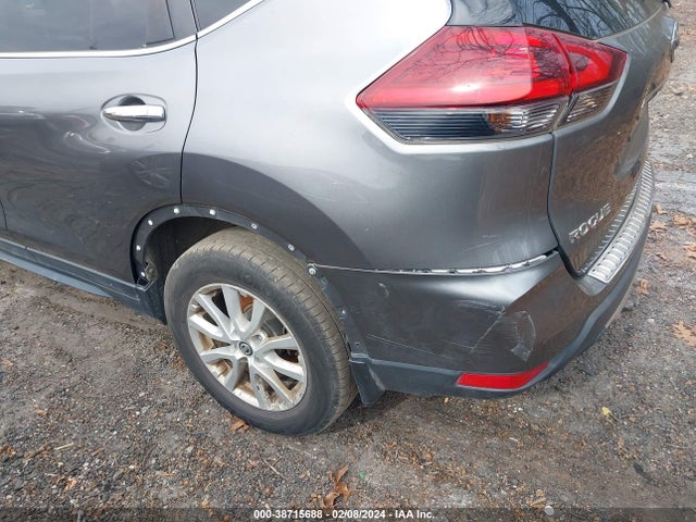 Nissan ROGUE SV 2018 5N1AT2MV7JC813683 Image 17