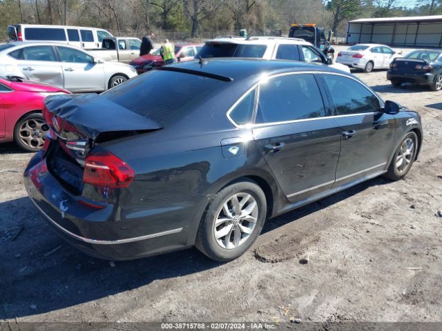 1VWAT7A37HC013431 Volkswagen Passat 1.8t S
