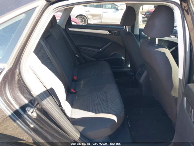 1VWAT7A37HC013431 Volkswagen Passat 1.8t S