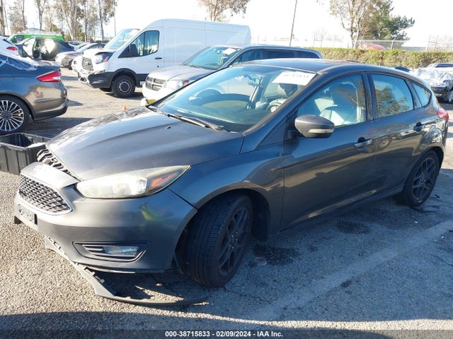 Ford FOCUS SE 2016 1FADP3K29GL285227 Image 2